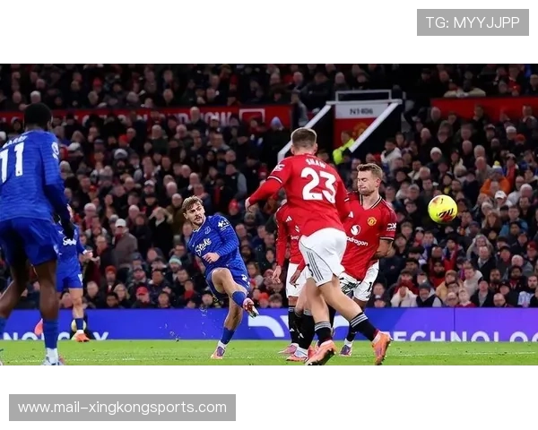 曼联战术演练加入更多高位逼抢，重塑球队攻击新纪元